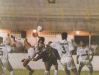 Disputa de bola na área do Peixe na final contra o Corinthians.