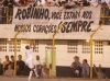2005-08-11-santos-1-x-1-brasiliense-robinho-corre-ate-a-torcida-santista-para-comemorar-gol-contra-o-brasiliense