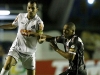 2010-09-28 - Titi do Vasco disputa lance com Edu Dracena do Santos
