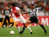 1999-07-30 - Santos 4 x 1 Ajax - Amsterdam Arena - Narciso e Shota Arveladze 600x